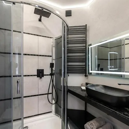 Two Bedrooms With Balkony Apartment Lviv